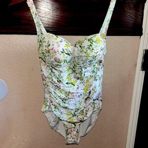 Niptuck Women’s Floral One Piece Swim Suit Australian Design NWT